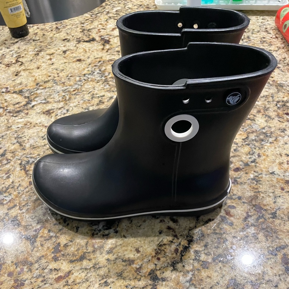 Women’s Crocs Rain Boots Size 8 Black